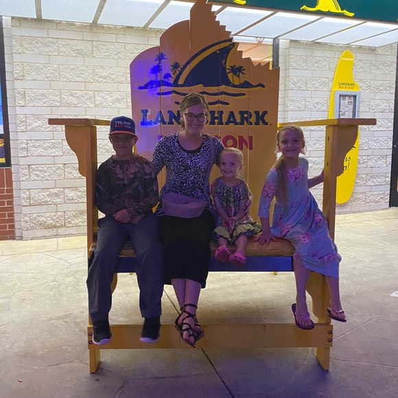 Meet your Posher, Sara - Picture 5 of 16